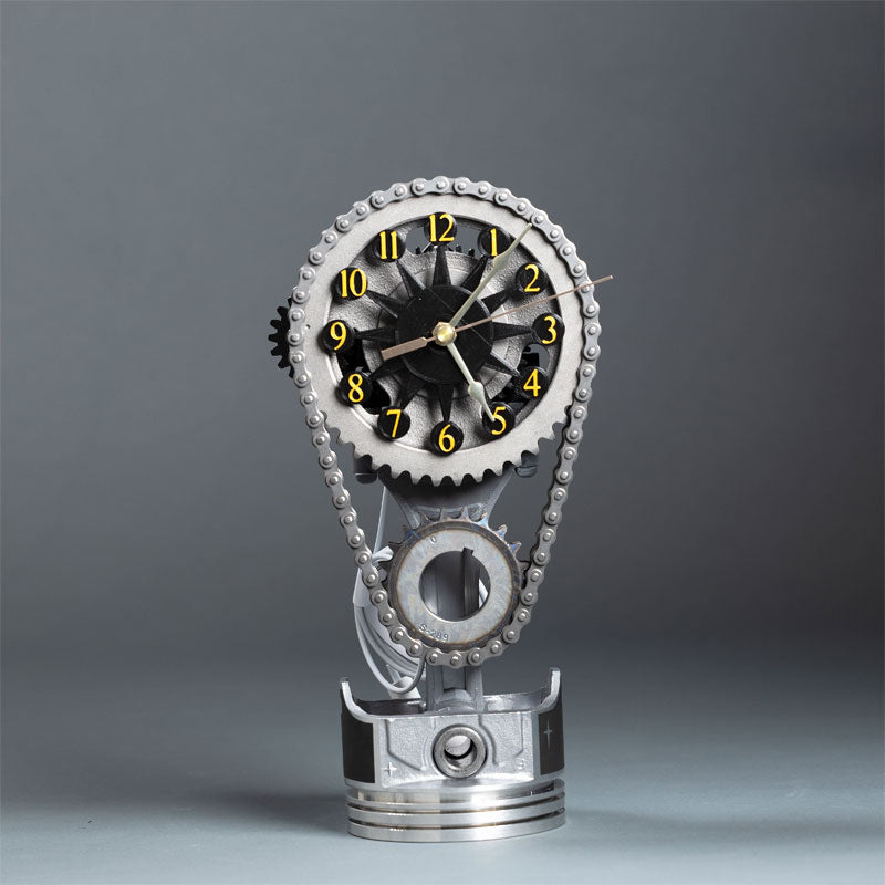 Anhänger mit Zahnraduhr