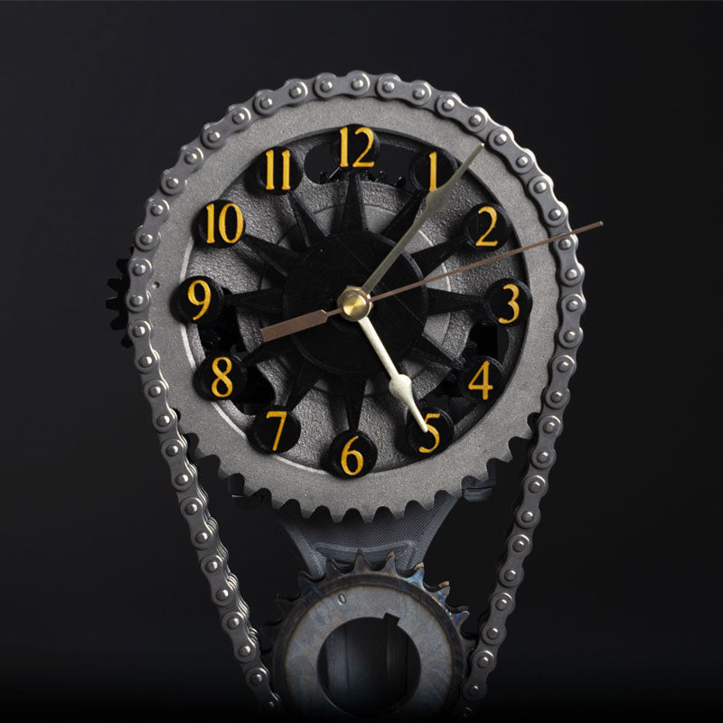 Anhänger mit Zahnraduhr